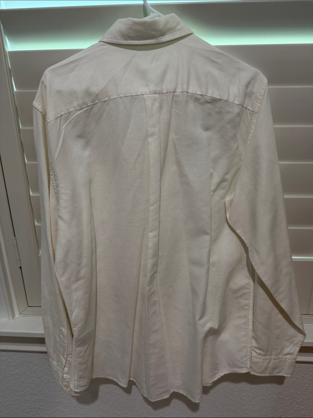GAP Men's Off-White long sleeve button-up shirt - Picture 3 of 3